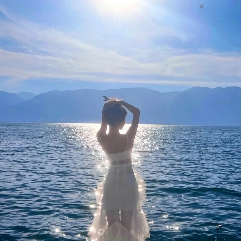 不是孤单一人2023